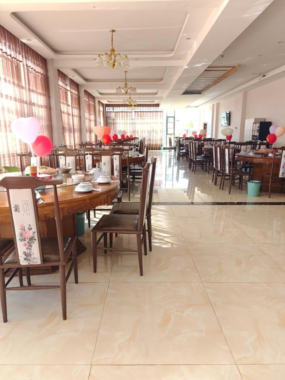 Bai Nian Sheng Shi Hotel Κούνμινγκ Εξωτερικό φωτογραφία